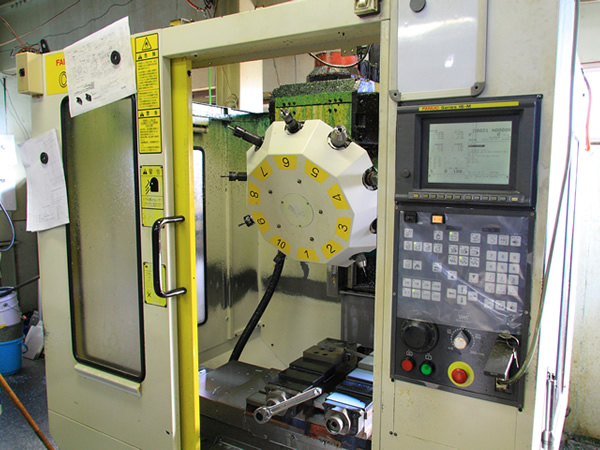 立体マシニングセンター